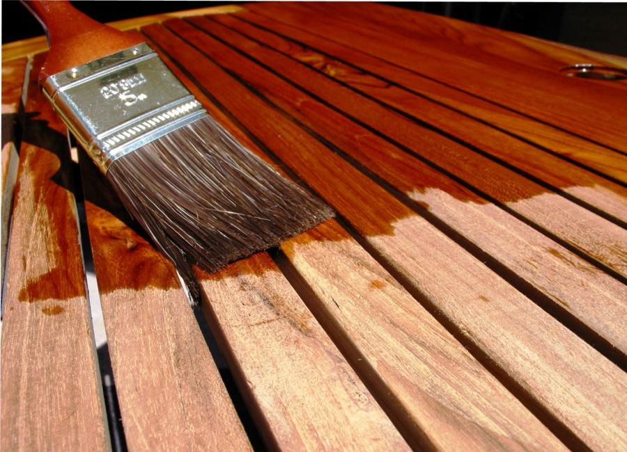 jak zabezpieczyć powierzchnie drewniane